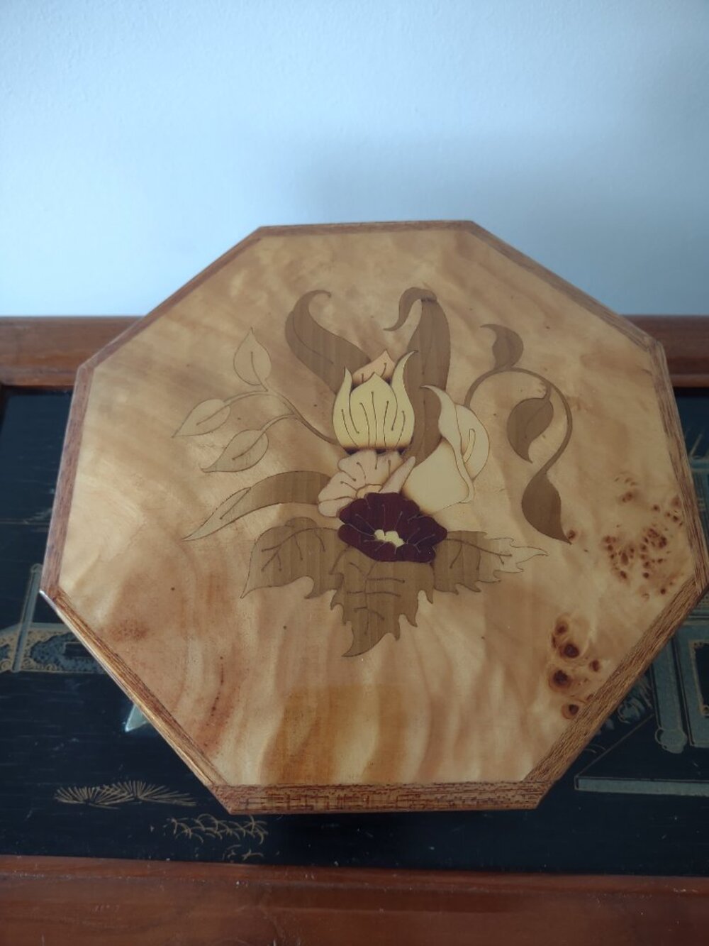 Sorrento Italian Burl Inlay Music Jewelry Box